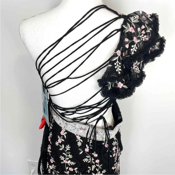 Mac Duggal Embroidered Floral Ruffled One Shoulder Lace‎ Up Gown Black Si… - Picture 8 of 13